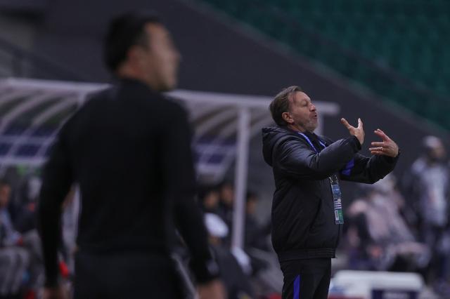 开云下载-深足无缘前4亚冠梦碎 卡洛斯失落：我们不比对手差